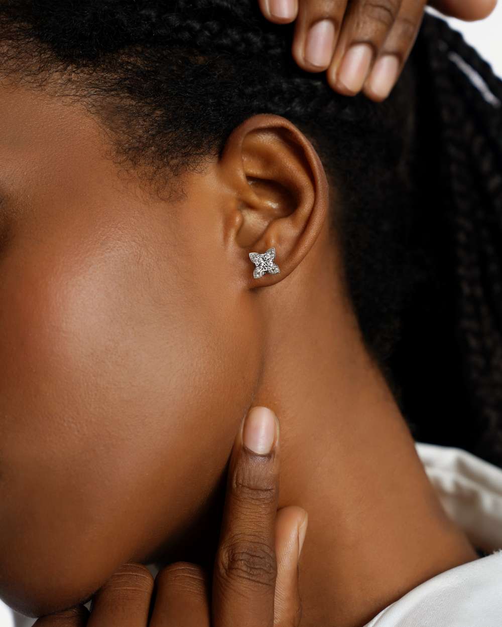 Etera Diamond Stud Earrings