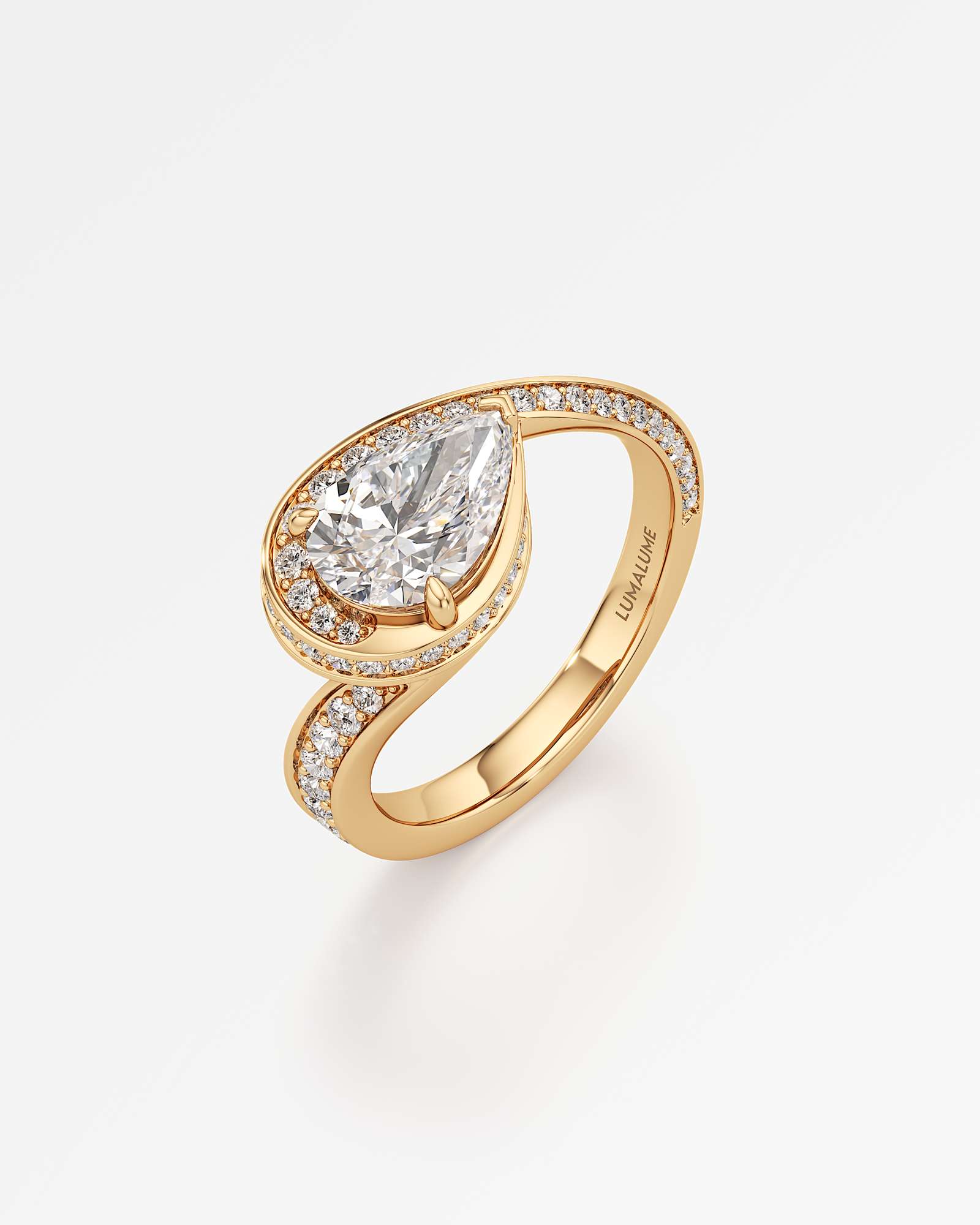 Alizé Diamond Engagement Ring